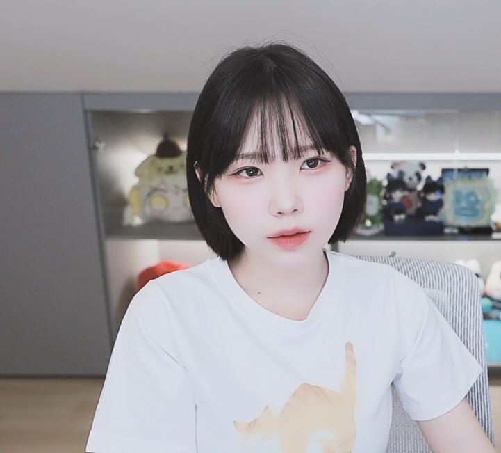 Photo shared by 잉혐애호가 on May 30, 2025 tagging @friendshiping94.