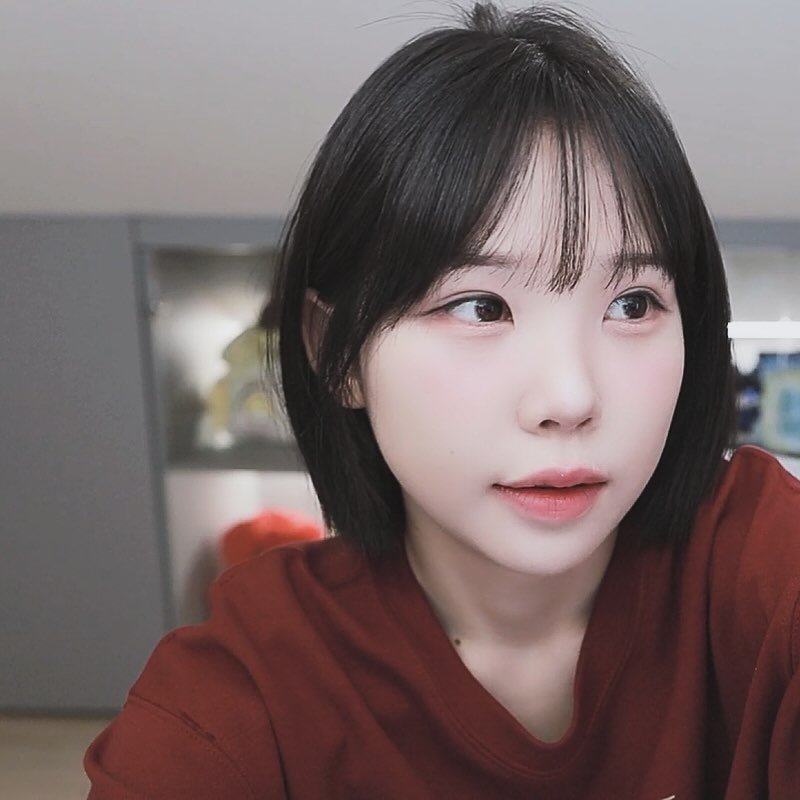 Photo shared by 잉혐애호가 on June 07, 2025 tagging @friendshiping94.