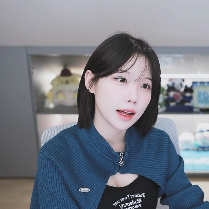 Photo shared by 잉혐애호가 on May 11, 2025 tagging @friendshiping94.