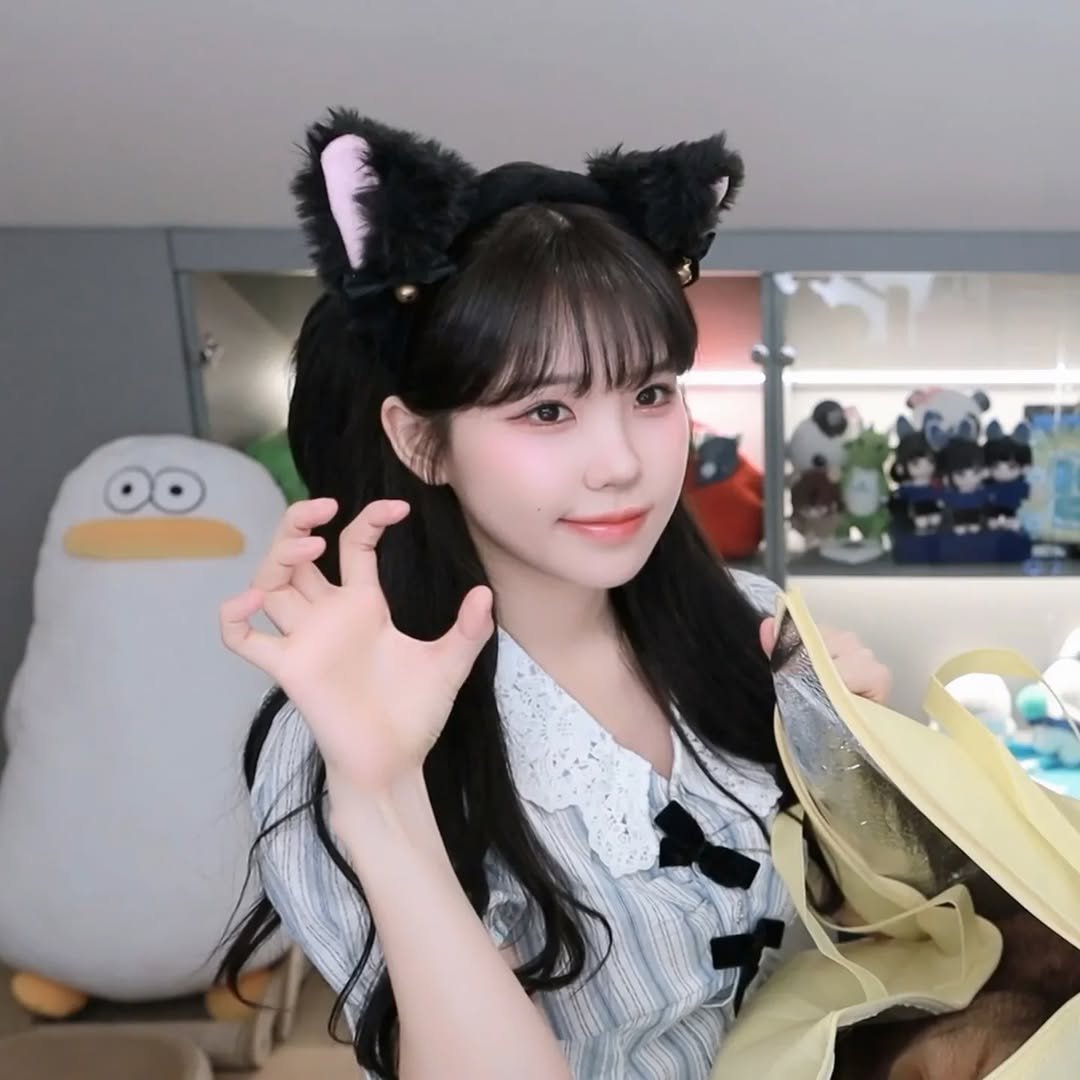 Photo by 우정잉 팬계정🪼 on December 14, 2025. May be an image of text.