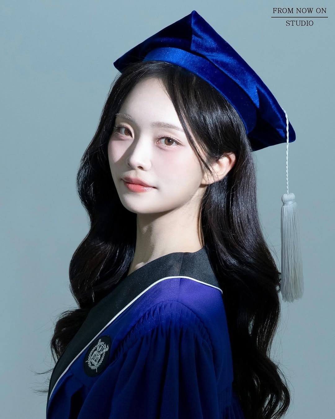 Photo shared by 프롬나우온스튜디오 | 합정스튜디오 | 홍대증명사진 | 프로필 on November 12, 2025 tagging @from_now_on_studio. May be an image of text.