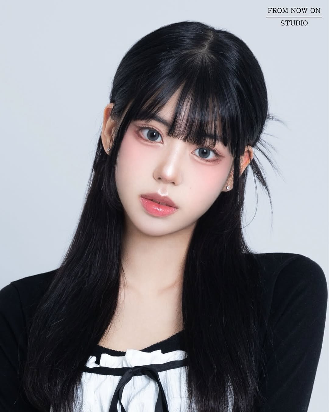 Photo by 프롬나우온스튜디오 | 합정스튜디오 | 홍대증명사진 | 프로필 in 합정역. May be an image of 1 person.