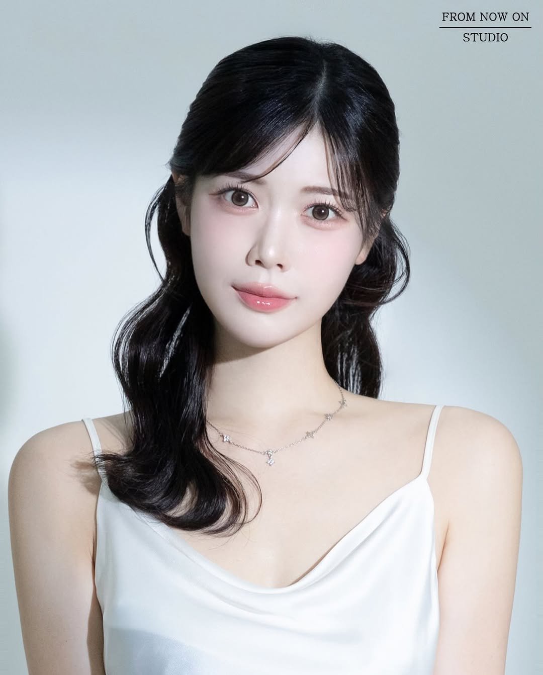 Photo by 프롬나우온스튜디오 | 합정스튜디오 | 홍대증명사진 | 프로필 in 합정역. May be an image of text that says 'FROM NOW FROMNOWON ON STUDIO'.