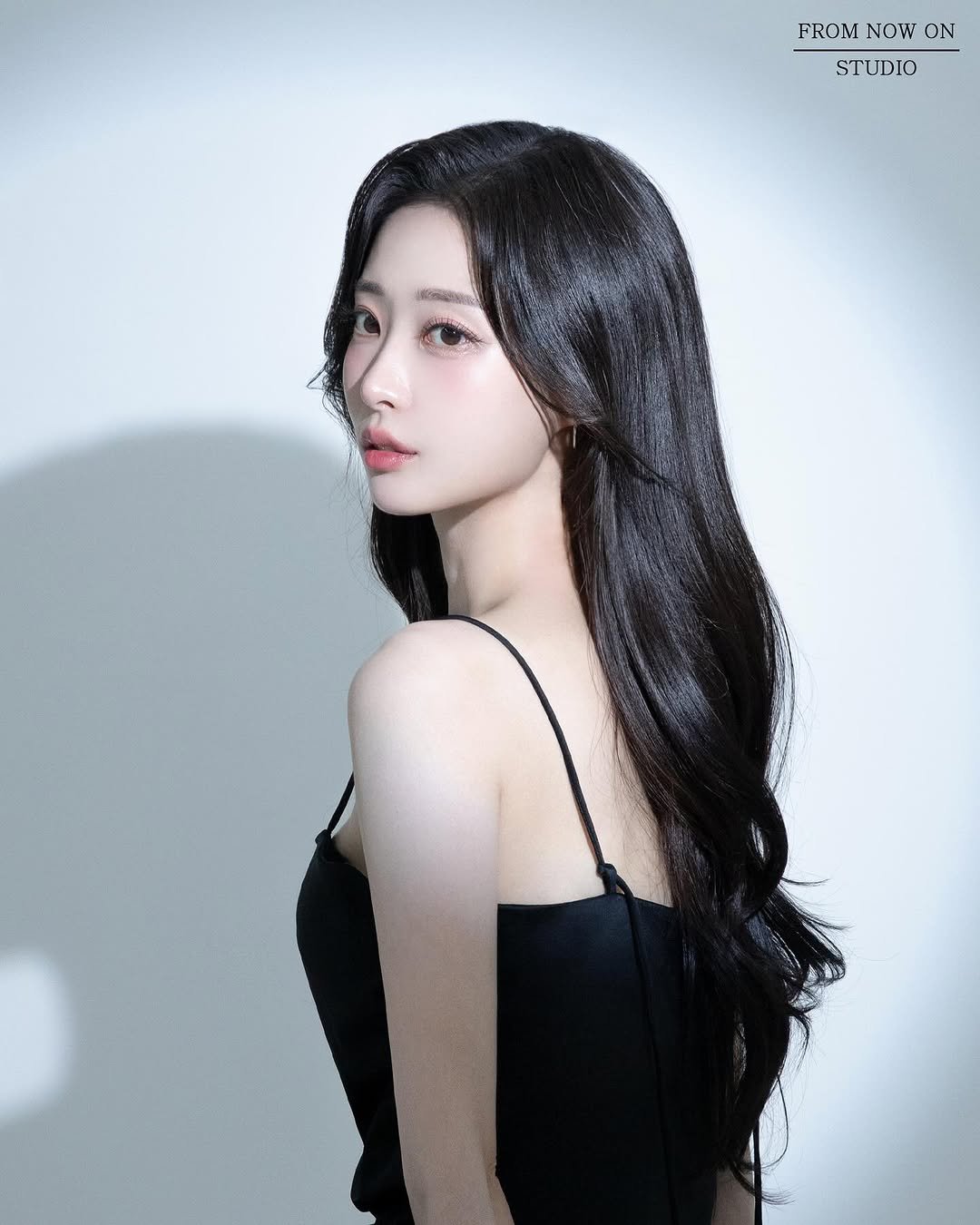 Photo shared by 프롬나우온스튜디오 | 합정스튜디오 | 홍대증명사진 | 프로필 on September 09, 2025 tagging @from_now_on_studio. May be an image of one or more people, hair and text.