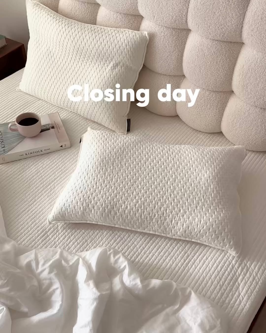 Photo by 프롬졸리 | 신혼 라이프 | 살림 & 청소 on November 12, 2025. May be an image of mattress, blanket, bedroom and text that says 'Qd osing day THA KINFOLK PHOMA'.