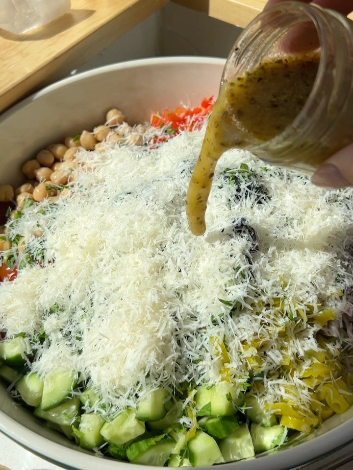 frommybowl 게시물 이미지: The most SATISFYING Chopped Italian Salad 🥗🔪...