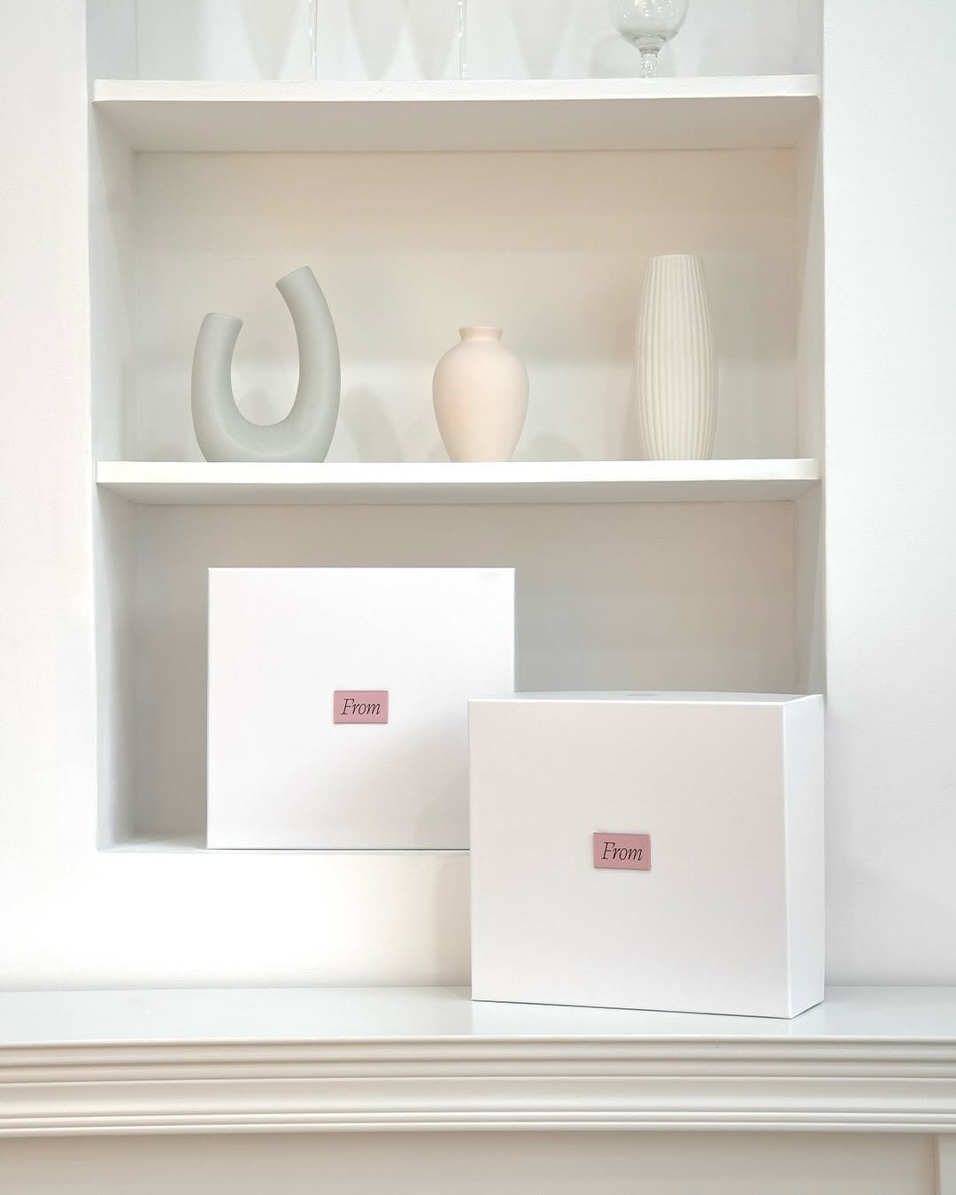 Photo by 프롬더네일 | 프롬젤 | 자석젤 | fgel | fromthenail on October 31, 2025. May be an image of ‎rack, shelf and ‎text that says '‎ل From From‎'‎‎.