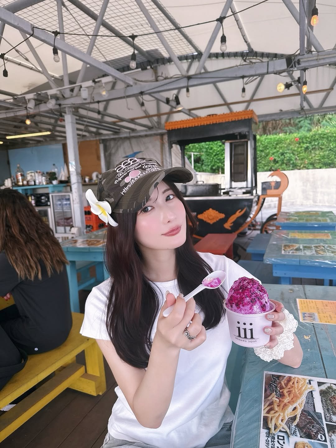 Photo by 藤森里穂｜Fujimori Riho on November 11, 2025. May be an image of gelato, flower and text.