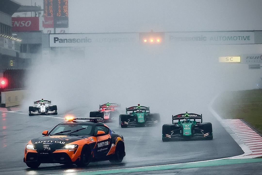 Photo by 富士スピードウェイ／FUJISPEEDWAY on November 01, 2025. May be an image of racing vehicles, race car and text.