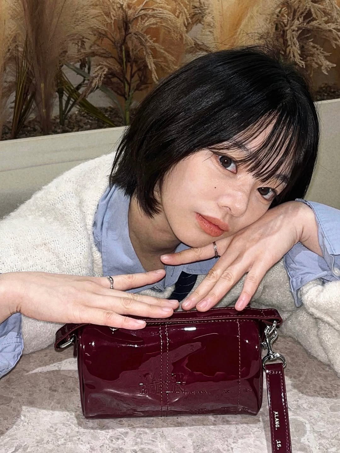 Photo shared by 세영 on January 21, 2026 tagging @musinsa.official, and @mauerberlin_. May be an image of purse, clutch and text.