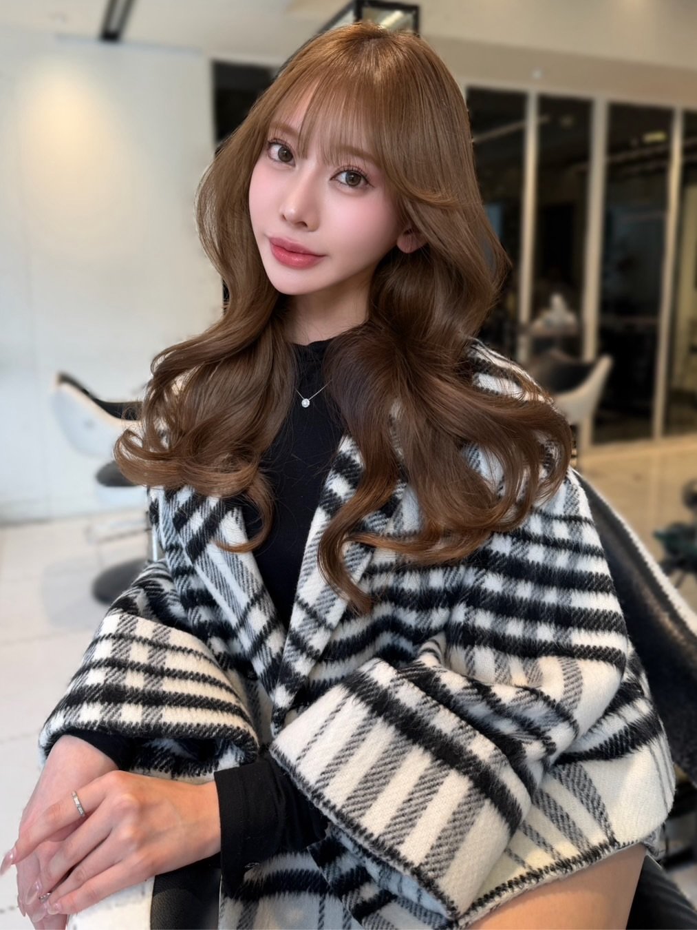 Photo shared by 楓ふうあ on February 06, 2026 tagging @_cardcaptorsayaka_. May be an image of one or more people, blonde hair, makeup, top and text.