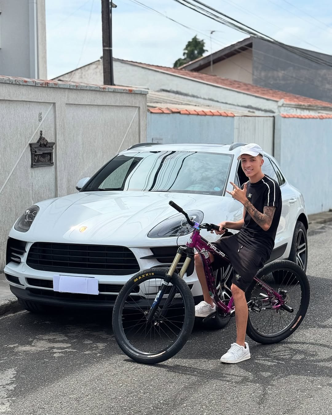 Photo by Gabriel Prado on April 27, 2025.