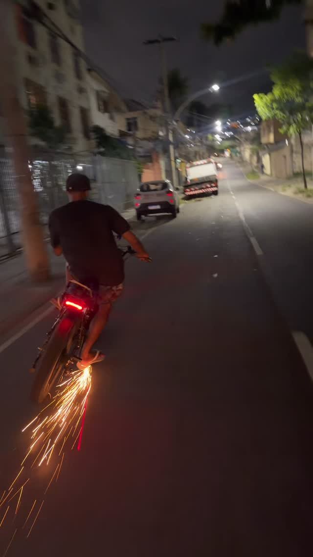 gabrielfds244 게시물 이미지: Os meno é ruim no grau de elétrica 🔥🔥🔥