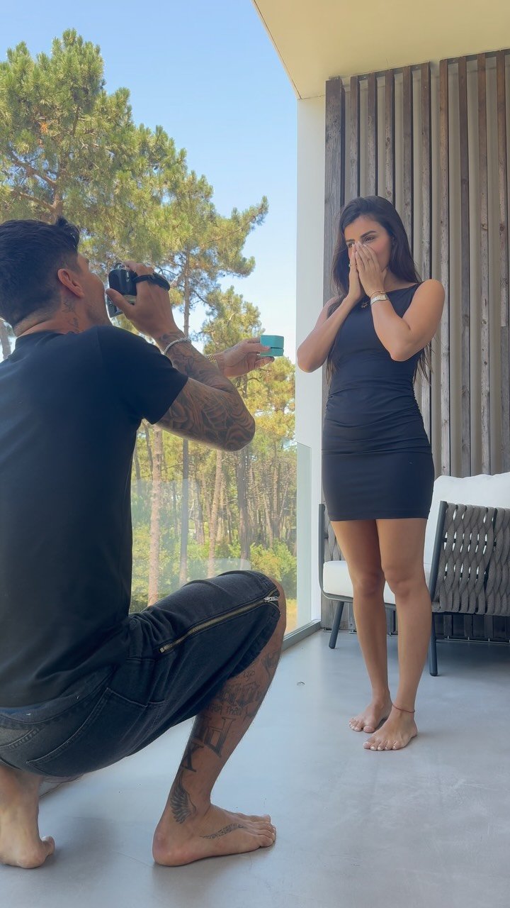 gabrielmedina 게시물 이미지: Ela disse “sim” ❤️💍

Entre todas as conquistas...