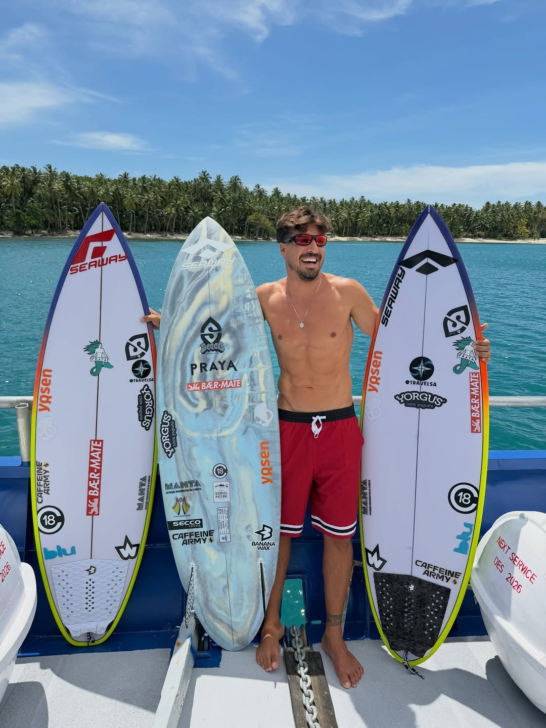 Photo shared by Gabriel Pastori on February 13, 2026 tagging @seccowetworks, @bananawax, @travelsa, @oakleybr, @seaway, @yorgusgrego, @censura18, @baermate, @caffeinearmy, @bluprotetor, @yosen.saude, @mahta.bio, and @skullcandybr. May be an image of surfboard and text.