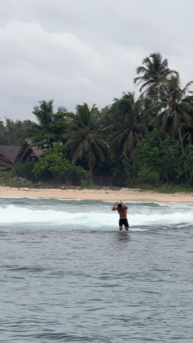 gabrielpastori 게시물 이미지: Tá acontecendo agora aqui em Mentawai! 
Pegar...