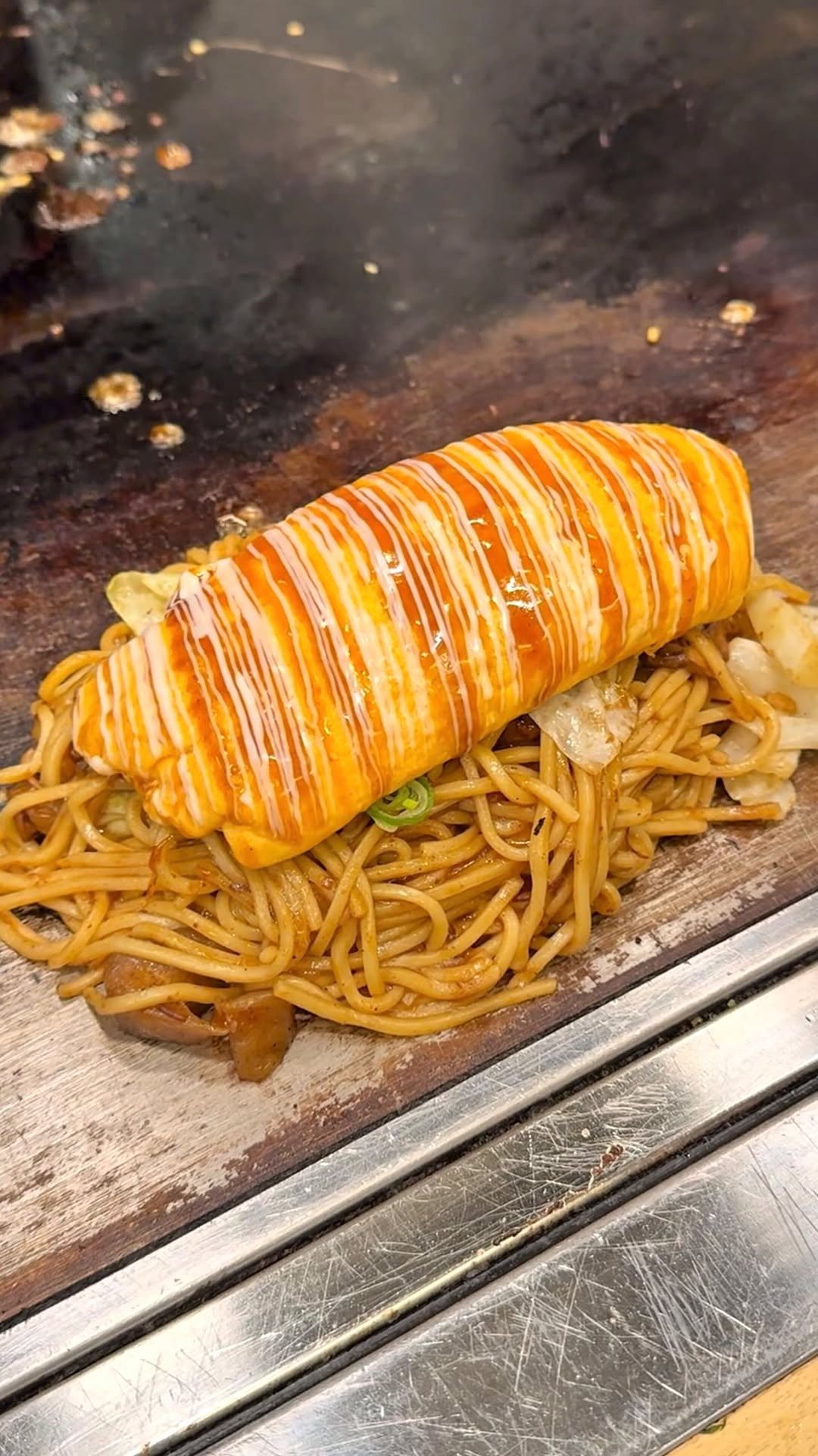 gacchi_gourmet 게시물 이미지: 【日本一のコテ職人が作る鉄板オムそば】

東京西葛西にある『長田本庄軒』
神戸発祥のぼっかけ焼...