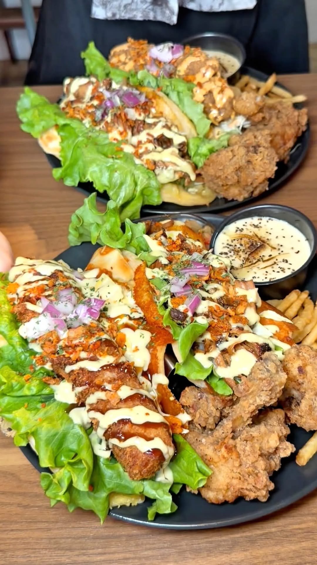 gacchi_gourmet 게시물 이미지: 【ボリューム満点！！飲めるパンタコス】

名古屋・熱田区にある『神宮パン』

早朝から仕込む湯...