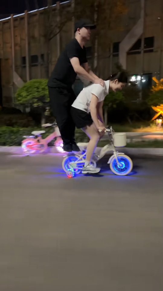 gadgetboy4u 게시물 이미지: New Viral Bicycle for Kids 

#bicycle