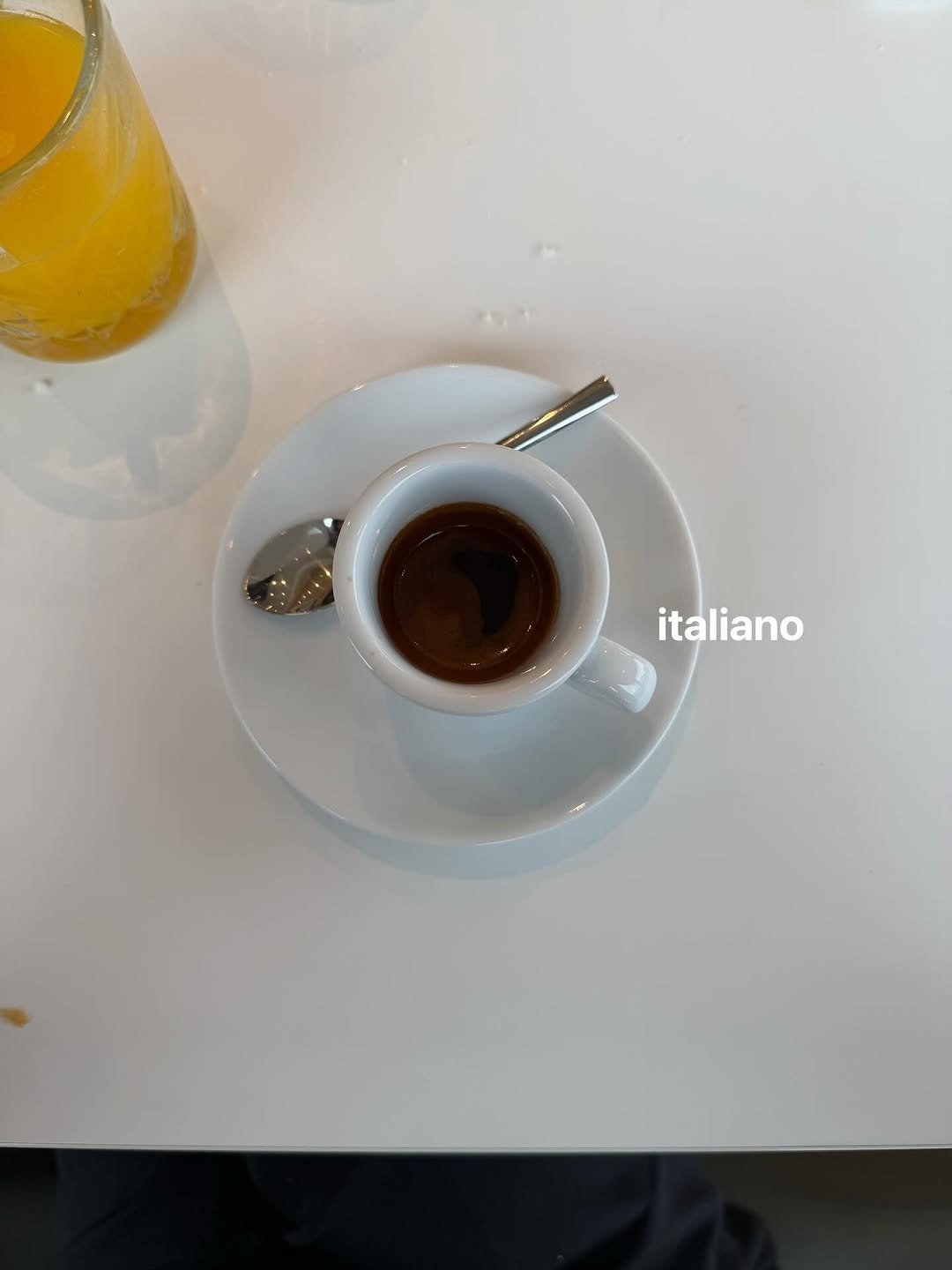 Photo by ga on November 21, 2025. May be an image of coffee cup, coffee, cappuccino and text that says 'italiano'.