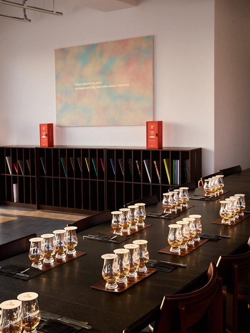 Photo by Gallery Shilla_갤러리신라 on March 28, 2026. May be an image of candle holder, candle and text.