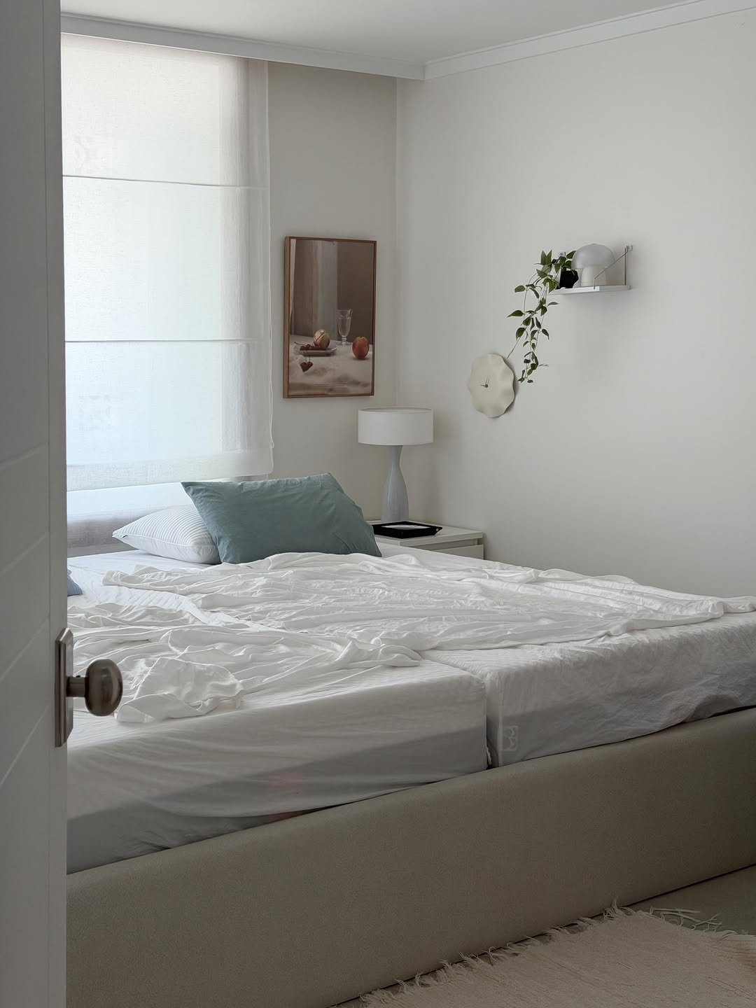 gamja_room 게시물 이미지: #아기가사는집

오랜만에 담아본 침실샷 🛏️

금요일 하루도 으노랑 알차게...