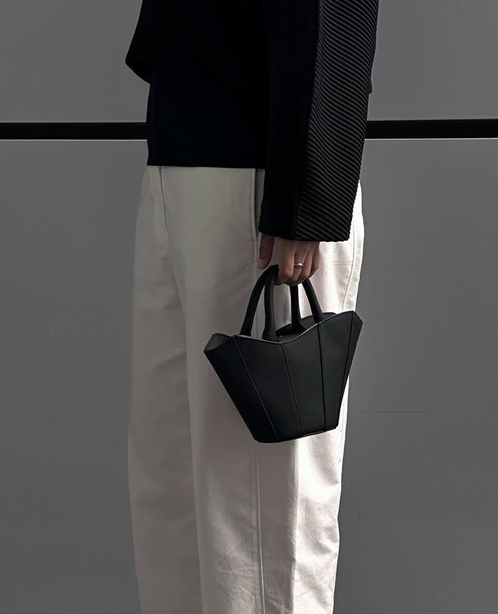 gastonluga 게시물 이미지: Chic in its simplest form.⁠
Discover Josefine...