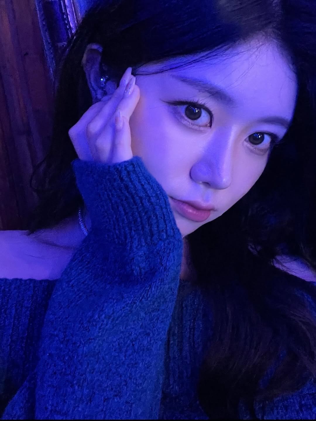 Photo by 가영 in 서울 - Seoul. May be an image of 1 person, hair, top and text.