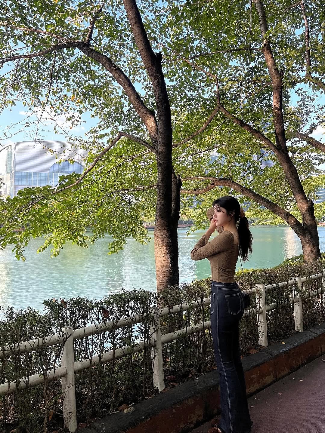 Photo shared by 가영 on October 01, 2025 tagging @bearpaw_official. May be an image of 1 person, park and text.