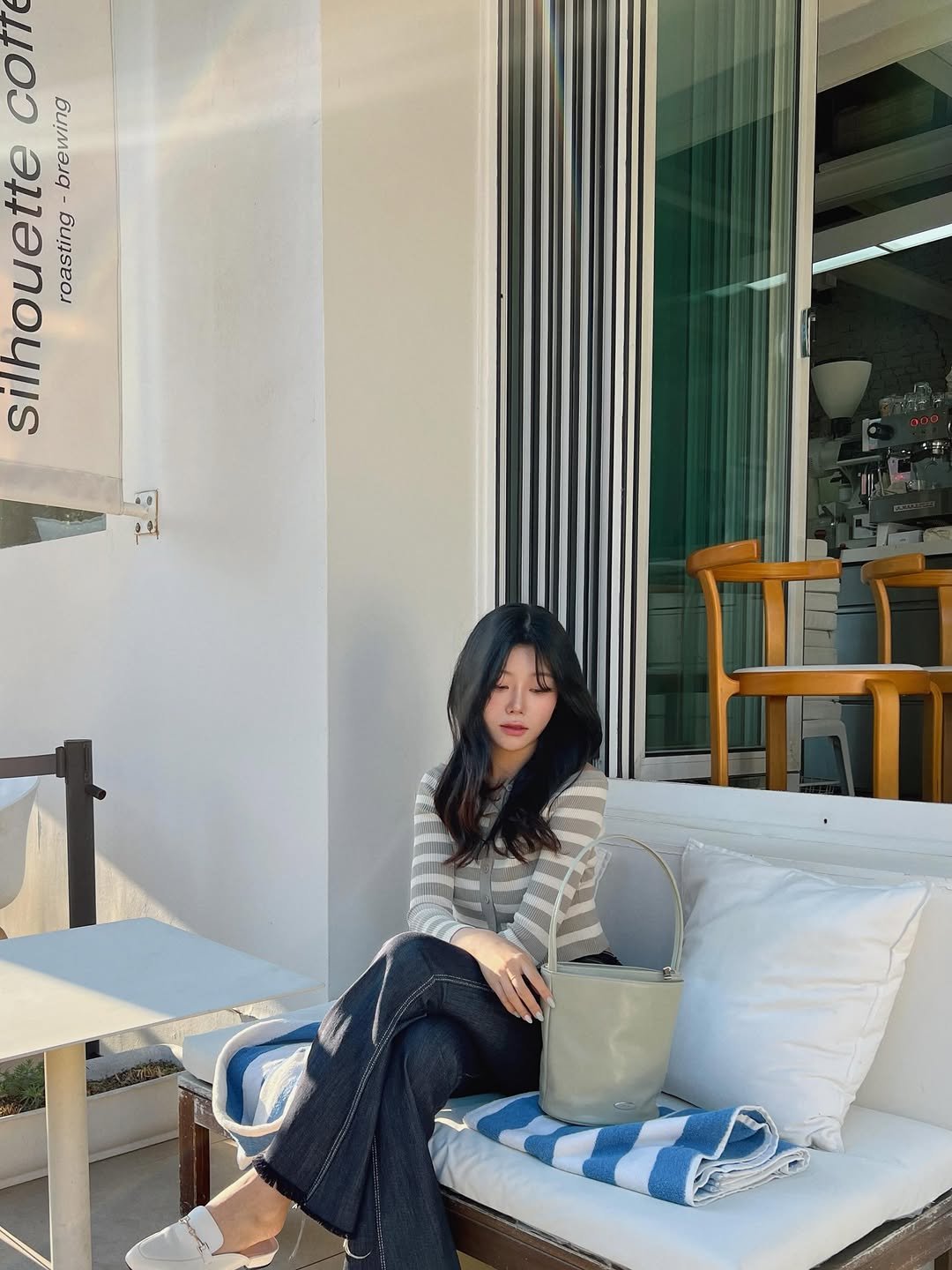 gayoung_is_ 게시물 이미지: 요즘은 파우치세트인 가방이 편하구 좋드라구요 ☘️

@tooamo.official...