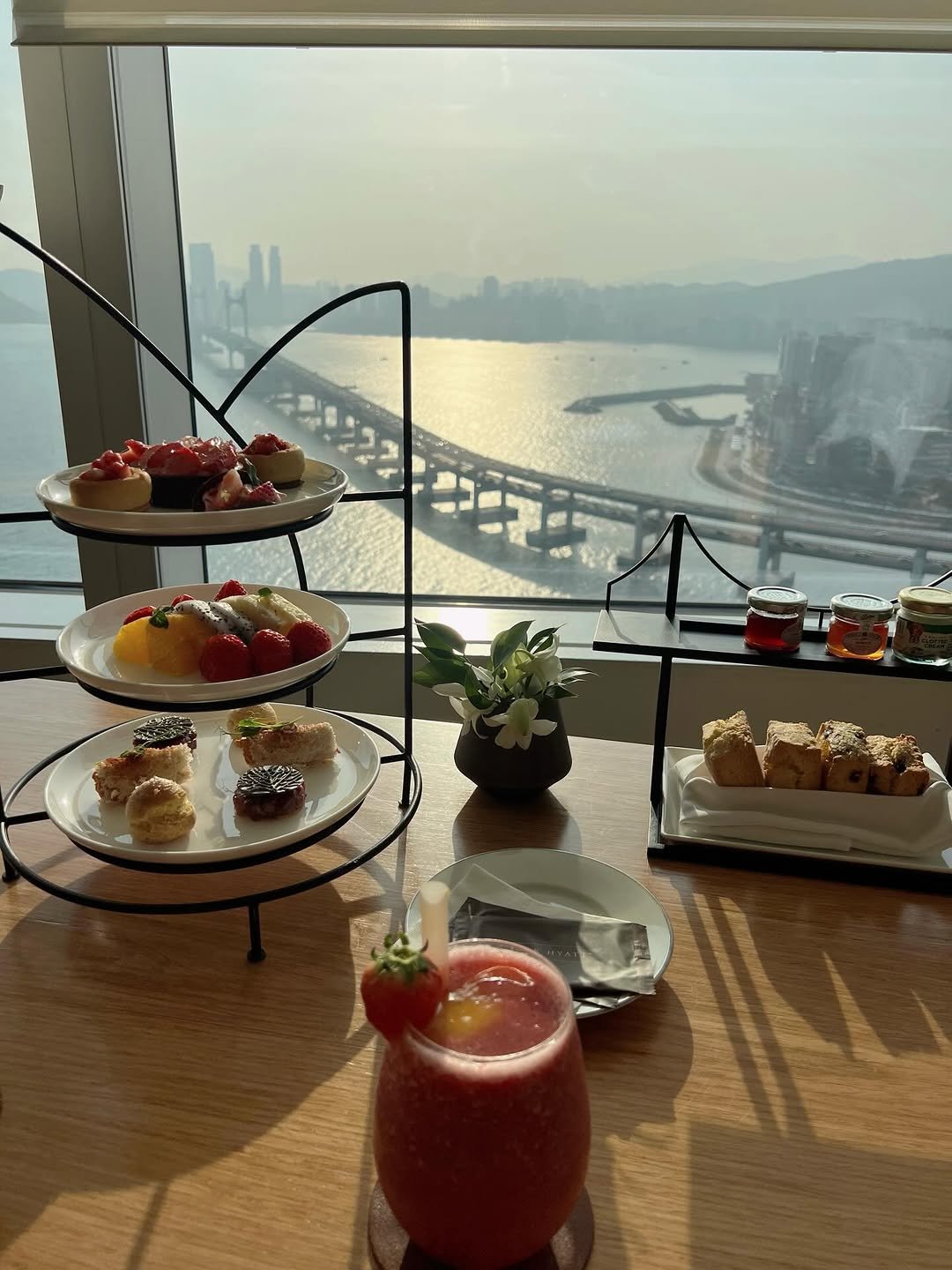 Photo by 가영 on February 19, 2026. May be an image of strawberry daiquiri, dessert, strawberry and text.