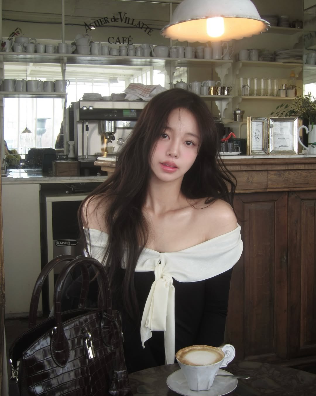 ootd styling korean style girl cafe date weekend fashion street style lookbook 주말 카페 데이트 데이트룩 애슬레져룩 오오티디 패션 코디 스타일링 selca selfie denim influencer 인플루언서 릴스 팝업 뷰티 2026