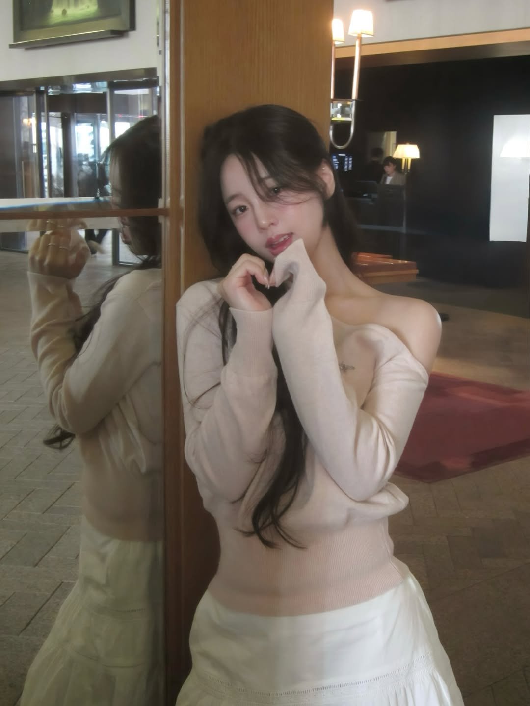 ootd styling korean style girl cafe date weekend fashion street style lookbook 주말 카페 데이트 데이트룩 애슬레져룩 오오티디 패션 코디 스타일링 selca selfie denim influencer 인플루언서 릴스 팝업 뷰티