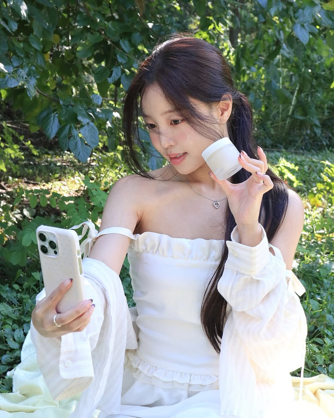 ootd styling korean style girl cafe date weekend fashion street style lookbook 주말 카페 데이트 데이트룩 애슬레져룩 오오티디 패션 코디 스타일링 selca selfie denim influencer 인플루언서 릴스 팝업 뷰티 picnic 피크닉 스킨케어 kskincare skincare