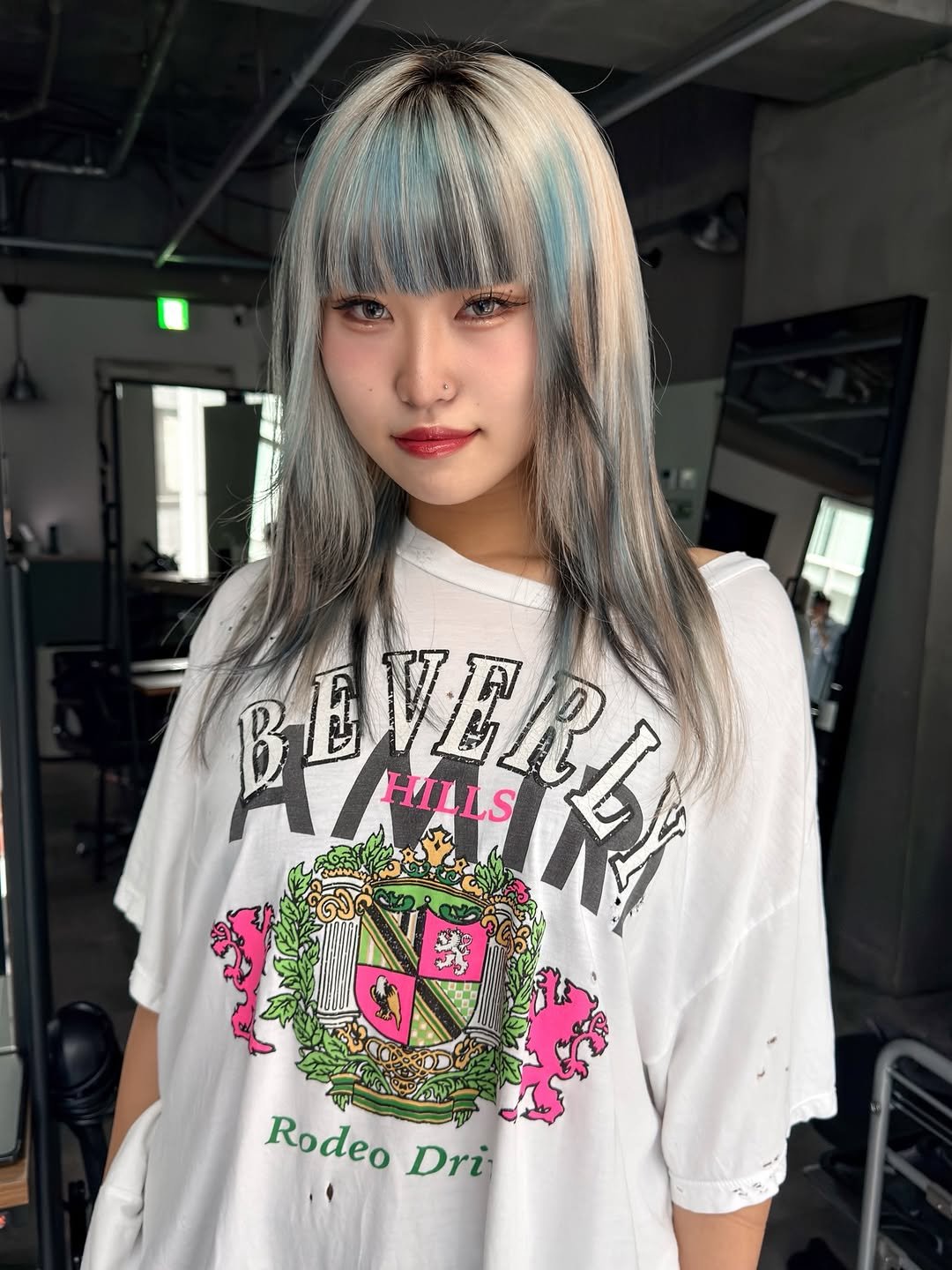 Photo shared by TOMO 渋谷 美容師  ハイトーン/ボブ 矢崎友也 on November 25, 2025 tagging @geeks_shibuya. May be an image of one or more people, bangs, braids, blonde hair, top and text that says 'II ይ1 ΨΜα ΑΚη HILLS VERLY HILLS Rodeo Dri'.