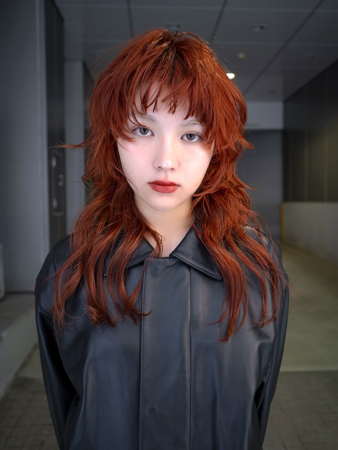 Photo shared by TOMO 渋谷 美容師  ハイトーン/ボブ 矢崎友也 on December 03, 2025 tagging @geeks_shibuya. May be an image of one or more people, braids, bangs, makeup, cloak and text.