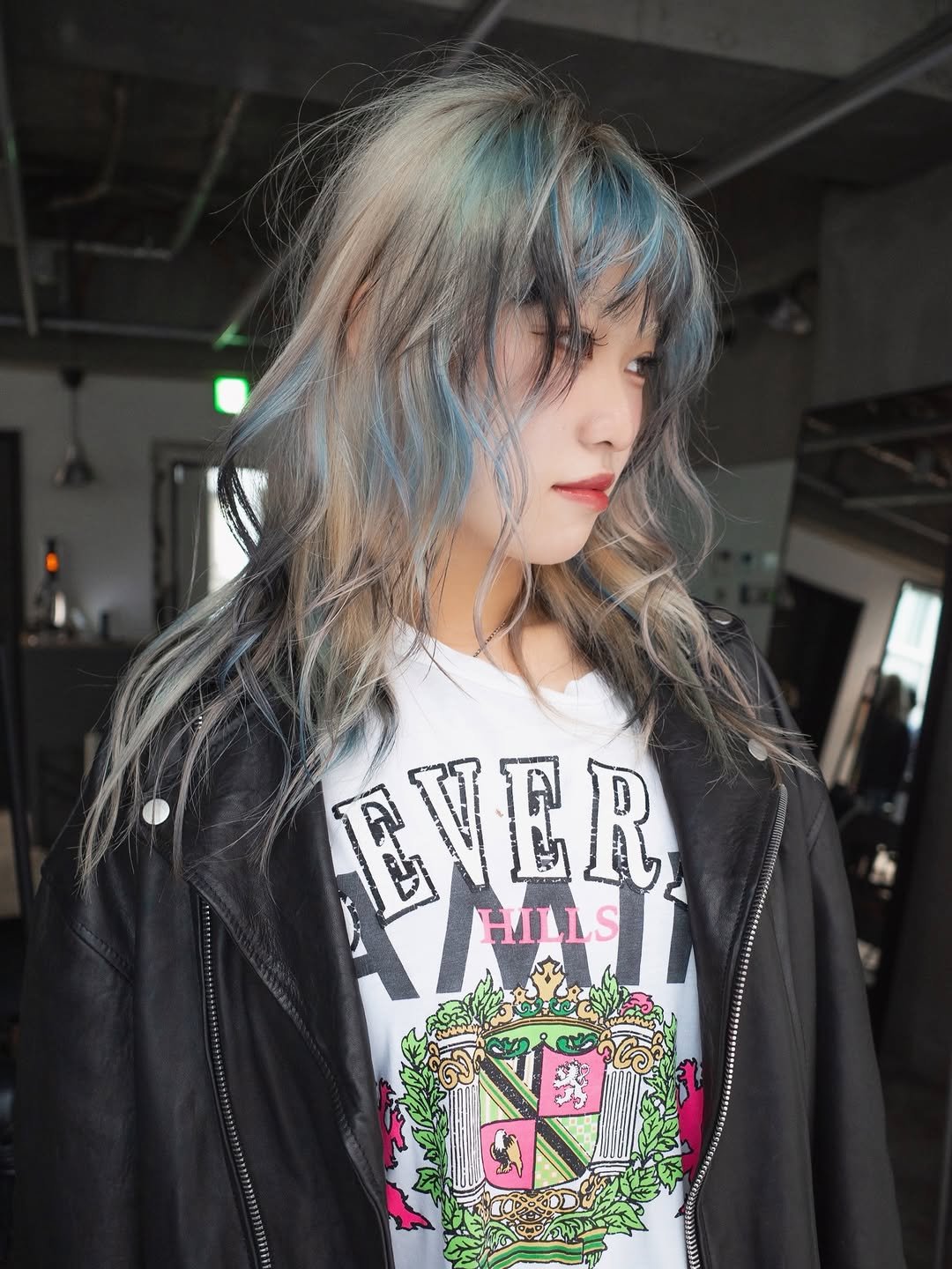 Photo shared by TOMO 渋谷 美容師  ハイトーン/ボブ 矢崎友也 on April 16, 2026 tagging @geeks_shibuya. May be an image of one or more people, bangs, top and text.