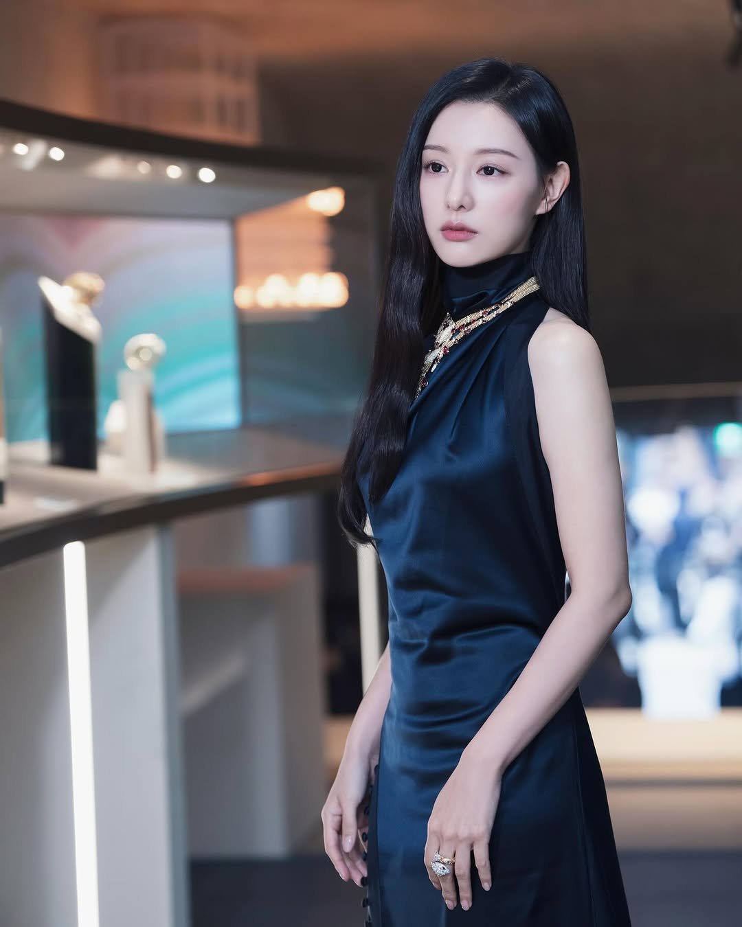 Photo shared by 김지원 on March 28, 2025 tagging @bvlgari.