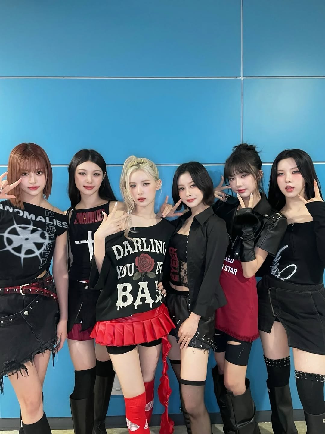 Photo by GENBLUE on October 01, 2025. May be an image of 6 people, bangs and text that says 'LEU STAR DARLING YOU H YOU BAA STTIN'.