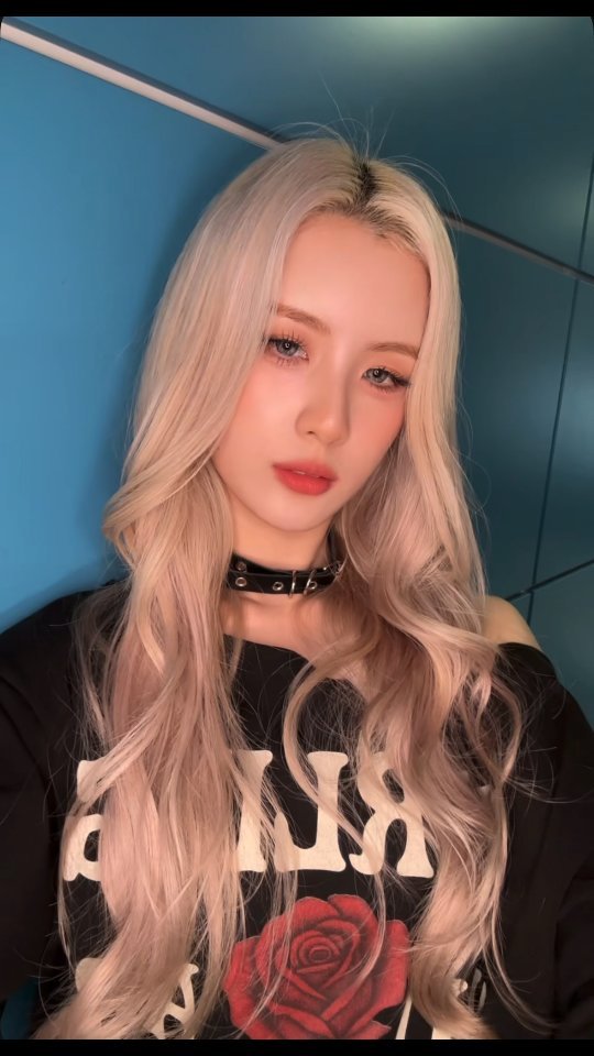 genblue.official 게시물 이미지: ✌️👀

#LILI #리리 #毓
#GENBLUE幻藍小熊 #젠블루 #GENBLUE