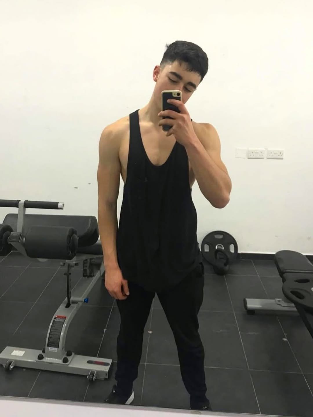 genet1canomaly 게시물 이미지: 17yo vs 22yo (52kg vs 120kg) transformation....