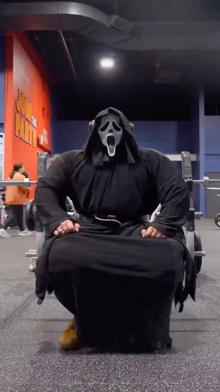 gentilelifts 게시물 이미지: Scary bench session 👻

#gym #gymoutfit...