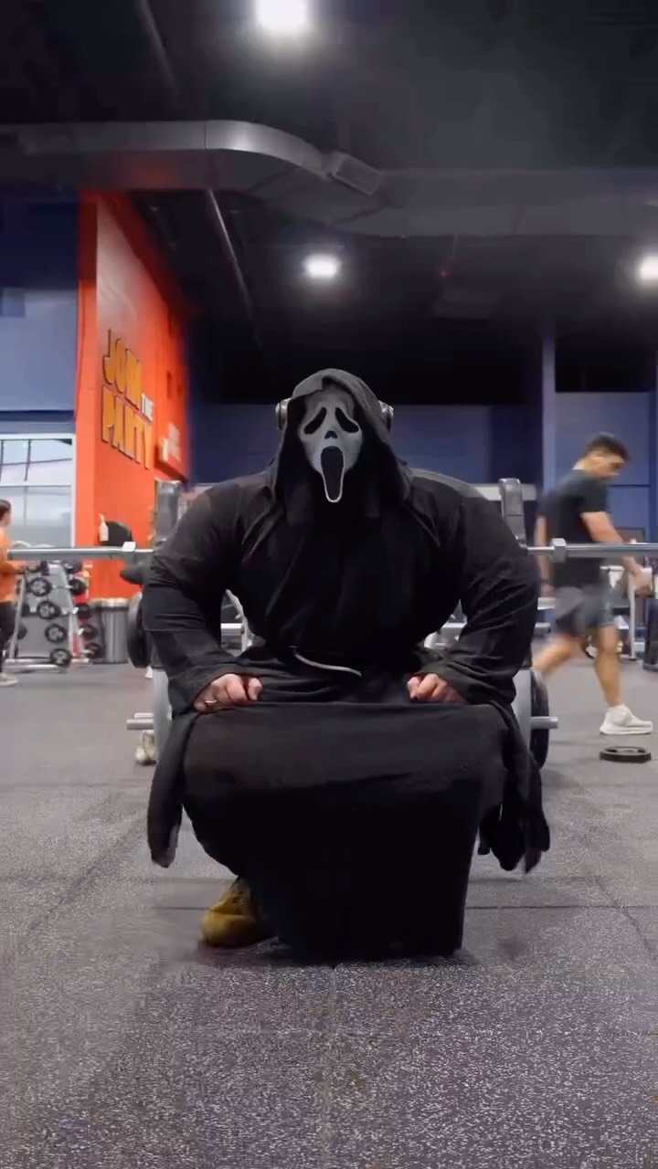gentilelifts 게시물 이미지: Scary bench session 👻

#gym #gymoutfit...