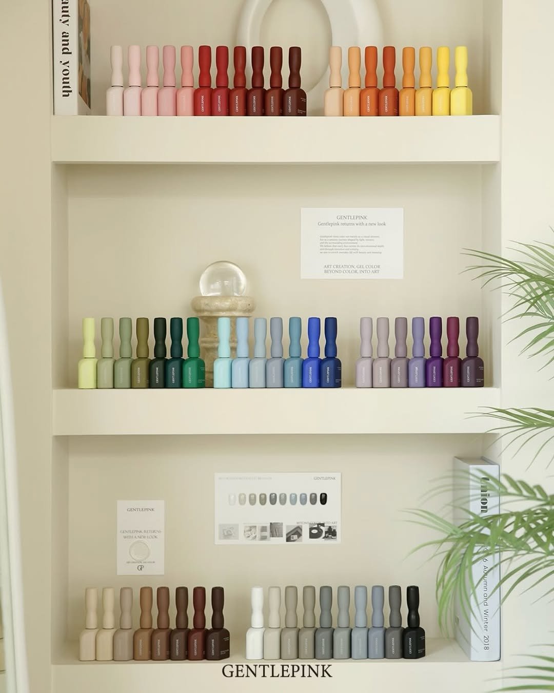 Photo by GENTLEPINK 젠틀핑크 공식 인스타그램 on April 06, 2026. May be an image of one or more people, fingernails, rack and text.