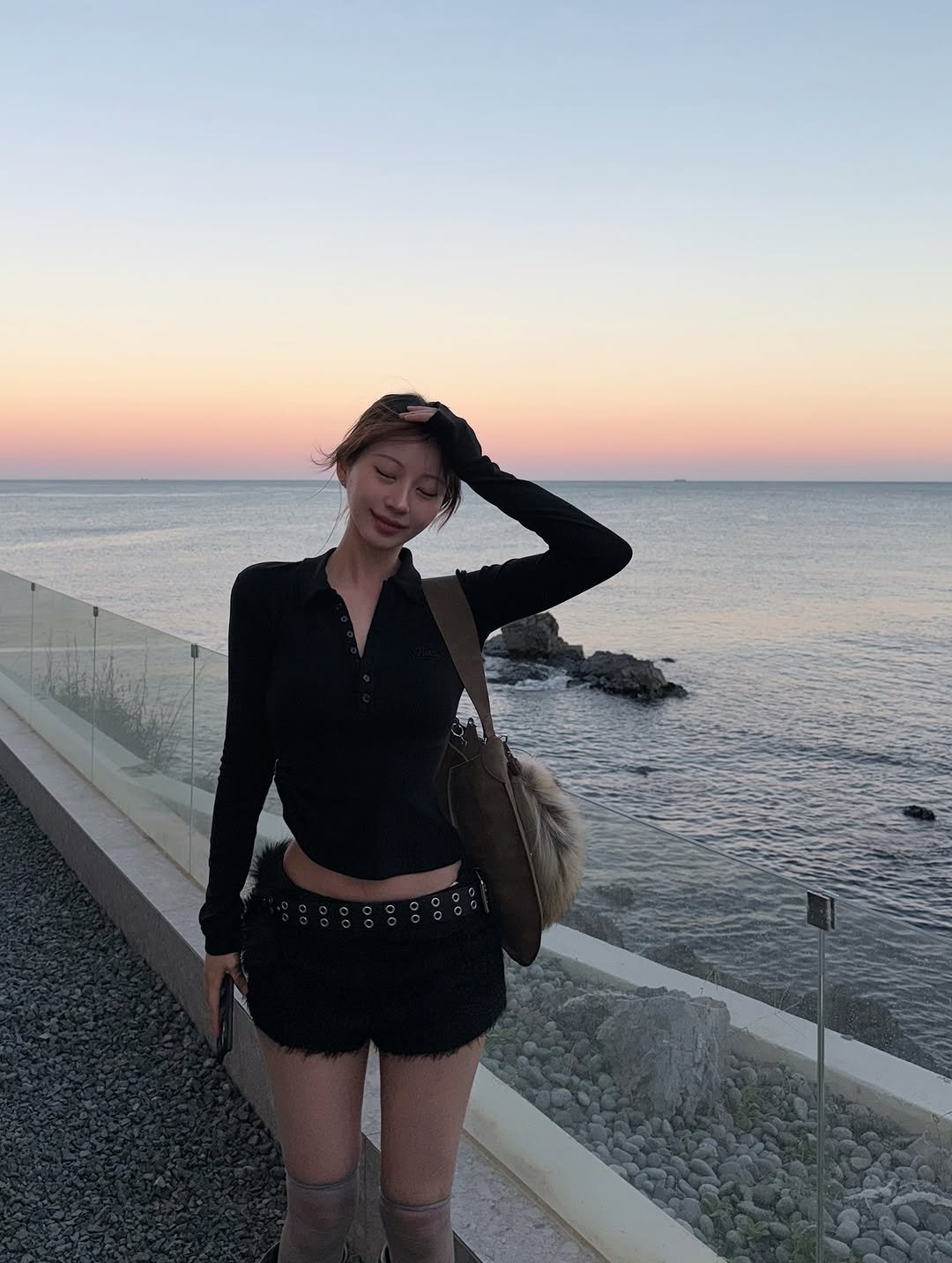 Photo by 은진 on October 29, 2025. May be an image of shorts, beach and text.