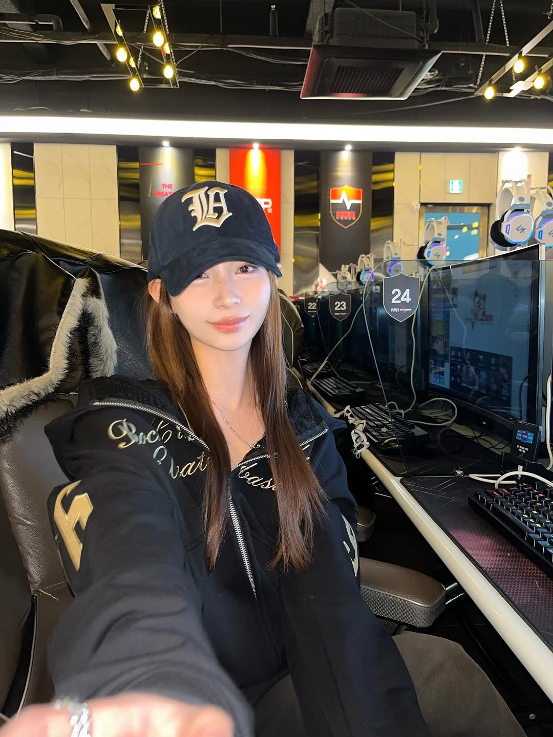 Photo shared by 은진 on January 25, 2026 tagging @lin.ave.nue. May be a video game screenshot of hat, videogame controller and text.