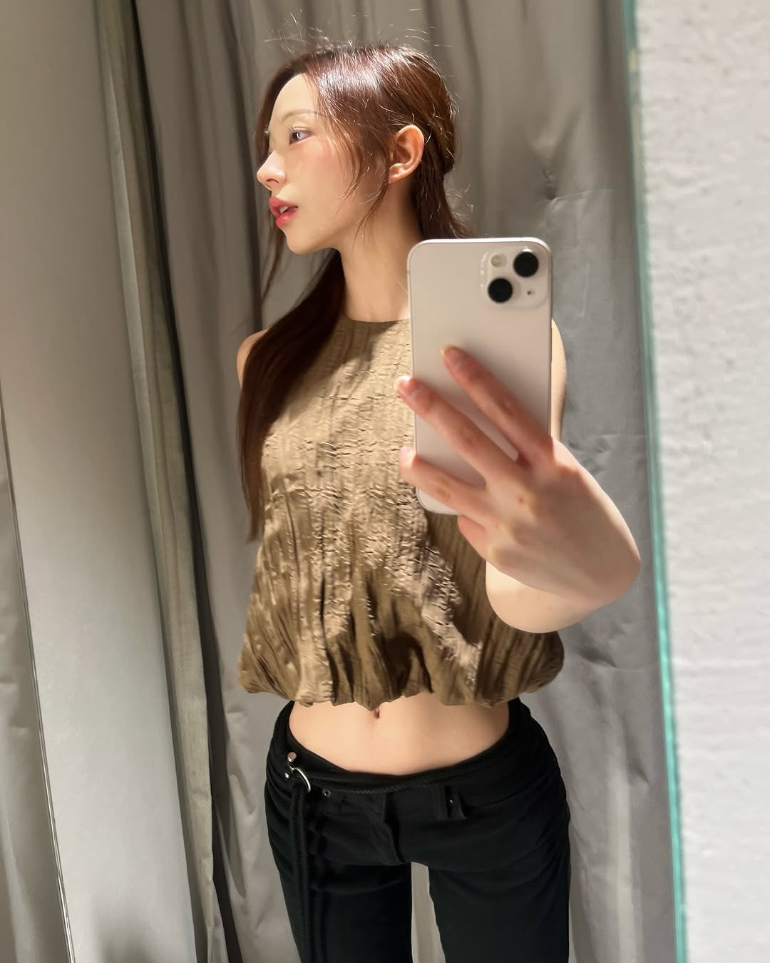 Photo shared by 은진 on April 09, 2025 tagging @zara.