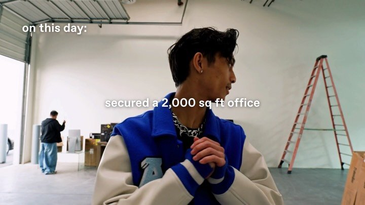 gerald.welly 게시물 이미지: 2,000 sq ft of nothing. a ladder. a couch. and...