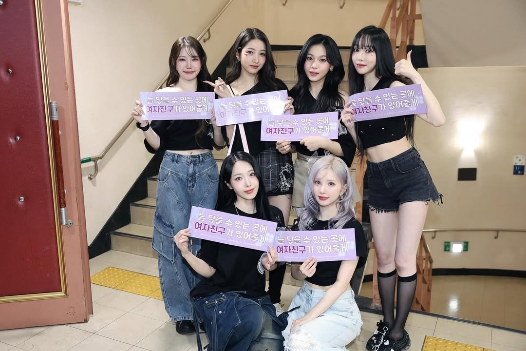 Photo by 여자친구 GFRIEND on January 19, 2025.