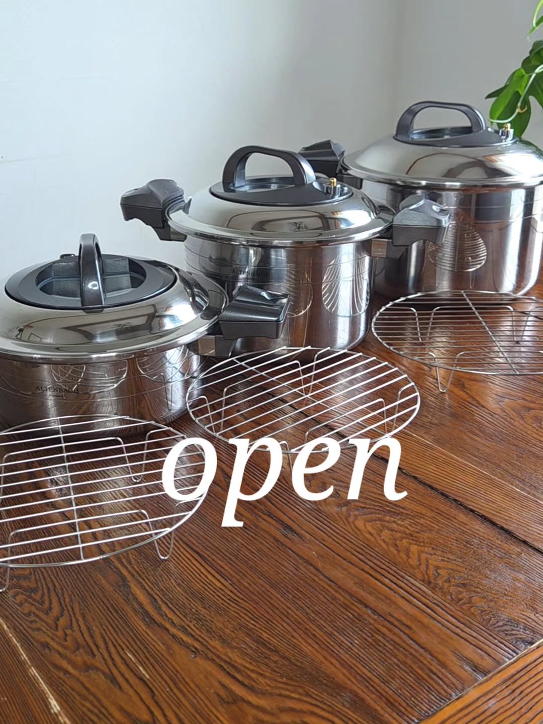 Photo by 김하연 | 지지미의 쉬운 집밥 | 엄마표 간식 on September 21, 2025. May be an image of tea maker, saucepan, cooker, steamer, kitchen appliance, canister, pot and text that says 'open'.